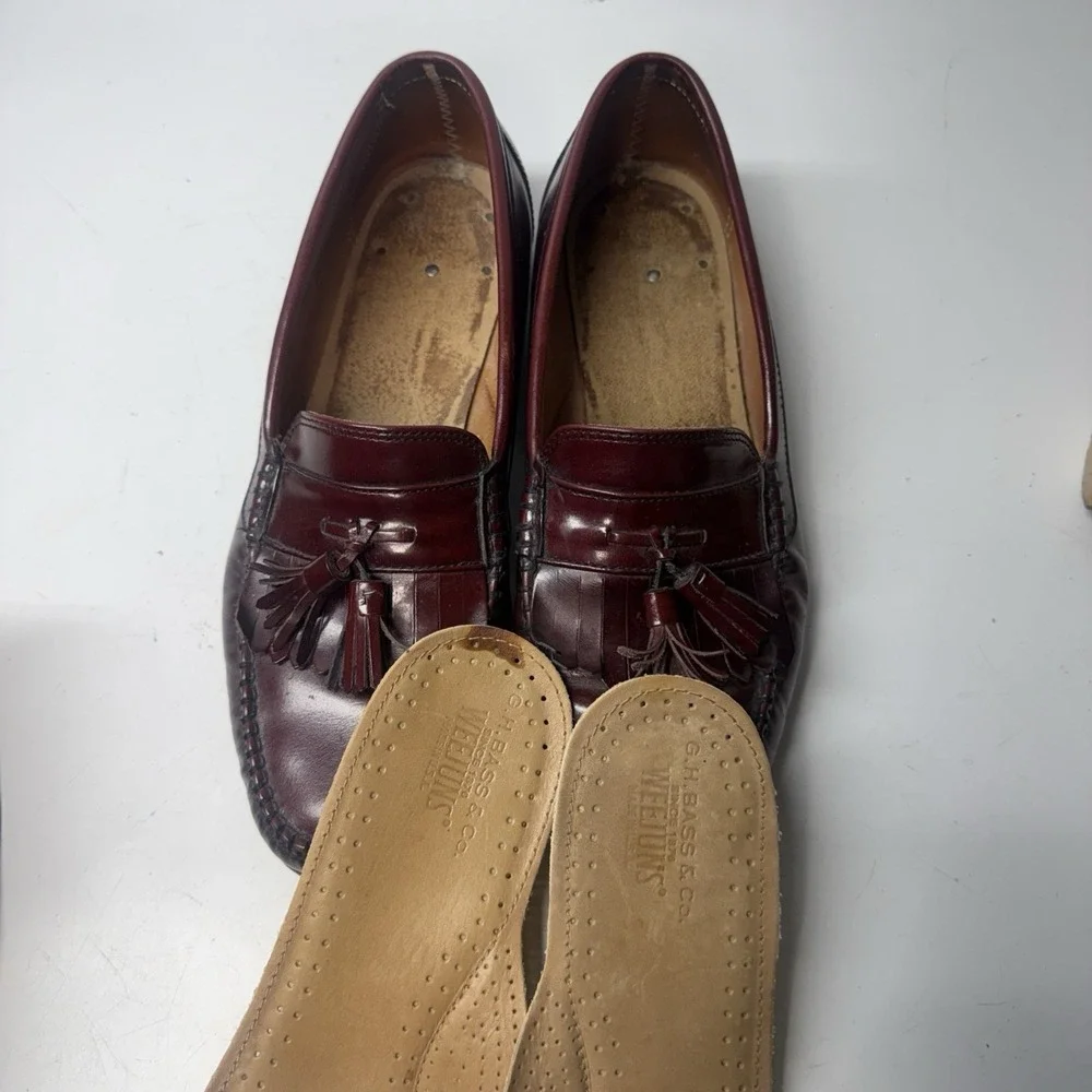 Vintage Bass Weejuns Tassel Loafers 9 D  Men's Burgundy Leather Slip On READ
